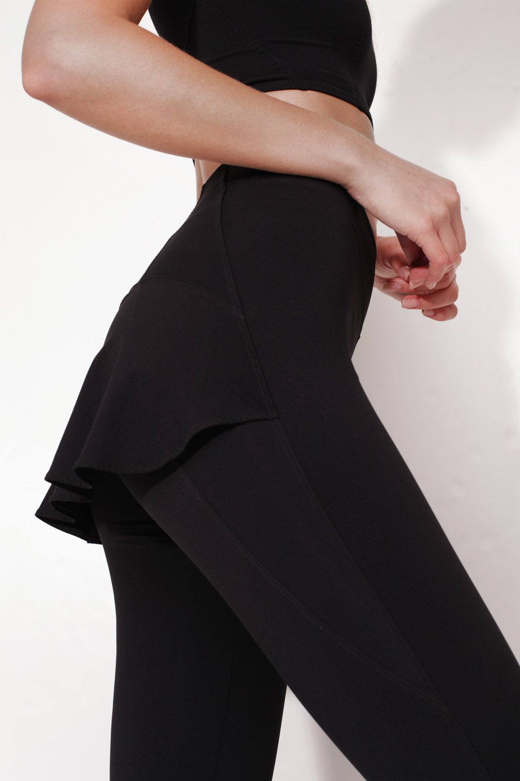 Black Sleggings® skirted leggings 7/8 high waist medium